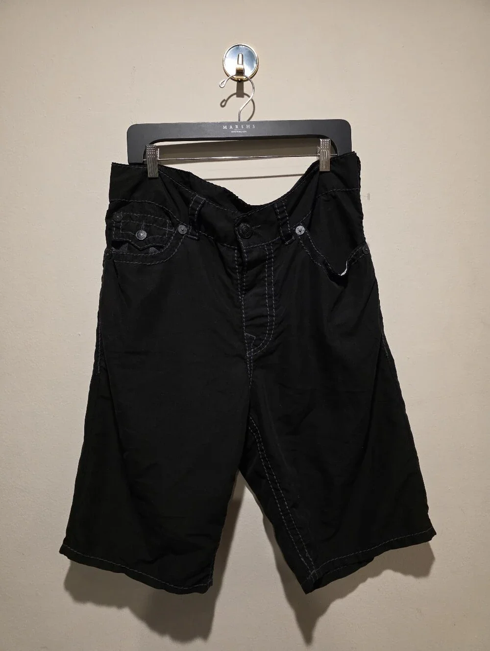 TRUE RELIGION Mens Big T Board Shorts Swim Trunks Black Horseshoe Size 36